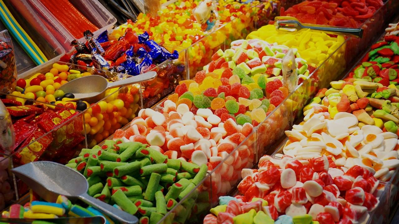 رحلة عبر تاريخ السكر وأصوله